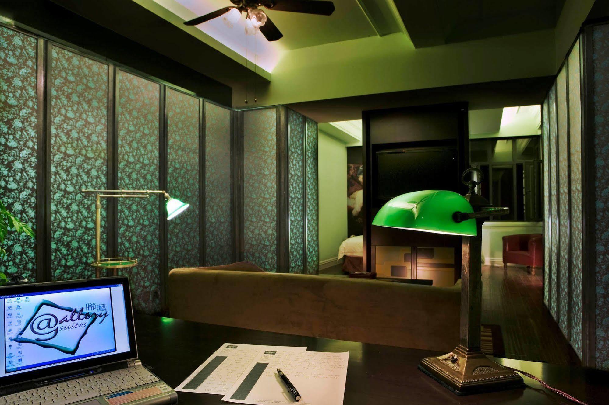@ Gallery Suites Shanghai Room photo